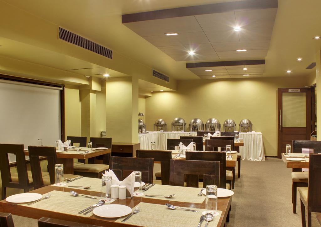 ​Justa Hyderabad Hotel Luaran gambar