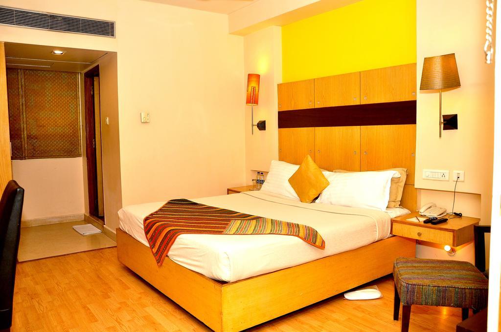 ​Justa Hyderabad Hotel Luaran gambar