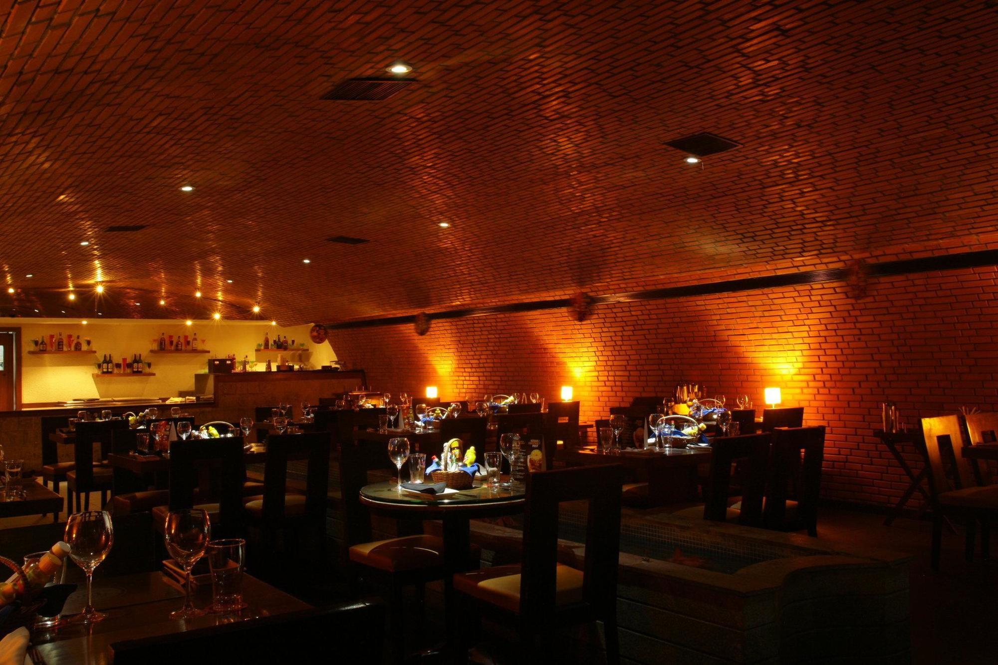 ​Justa Hyderabad Hotel Luaran gambar
