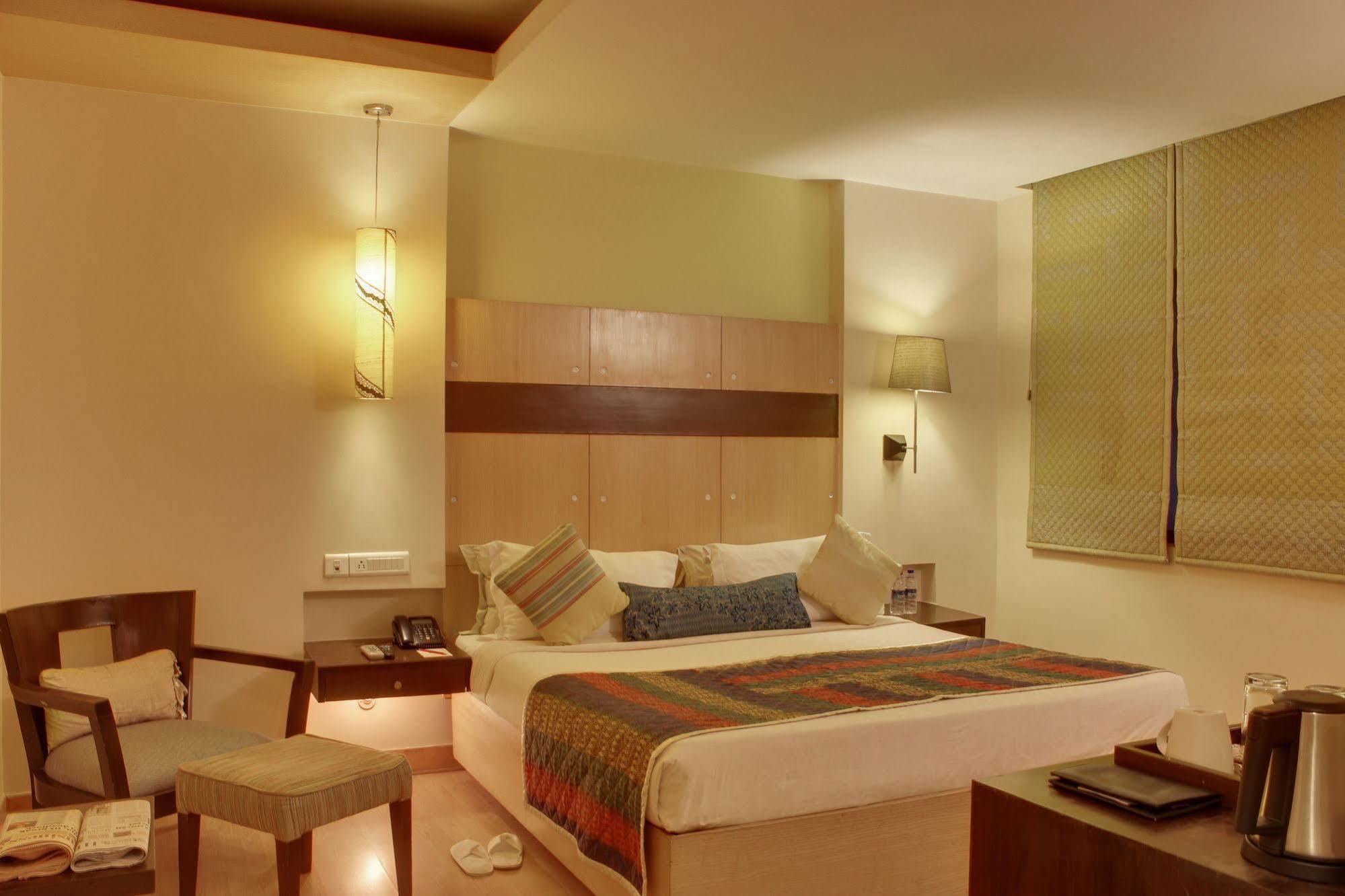 ​Justa Hyderabad Hotel Luaran gambar