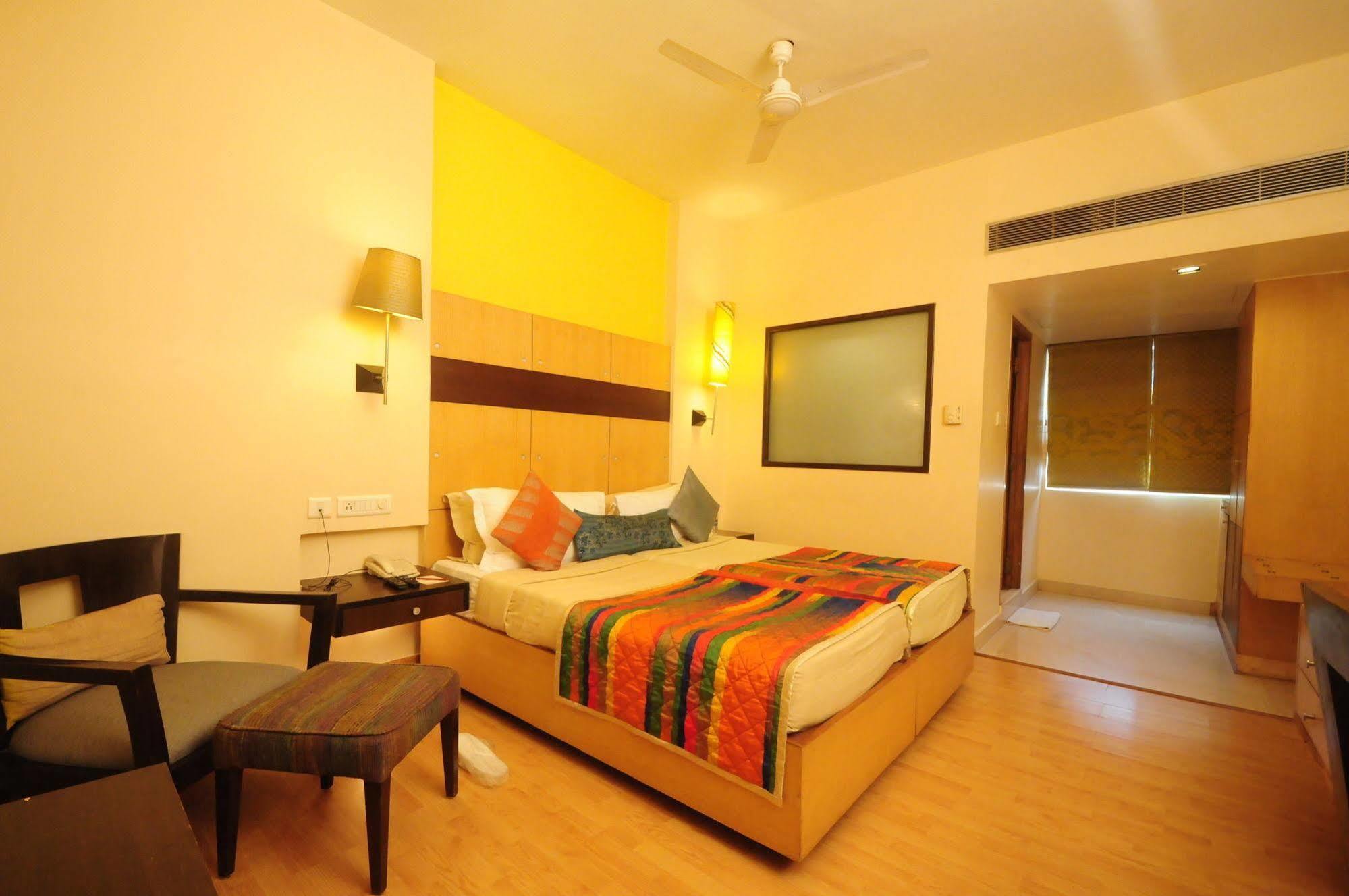 ​Justa Hyderabad Hotel Luaran gambar
